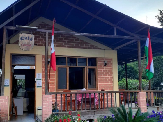 Schmidt Café